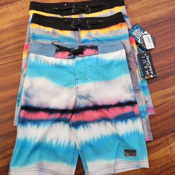 Maui and Sons Multicolor Tie-Dye Shorts - Picture 1 of 1